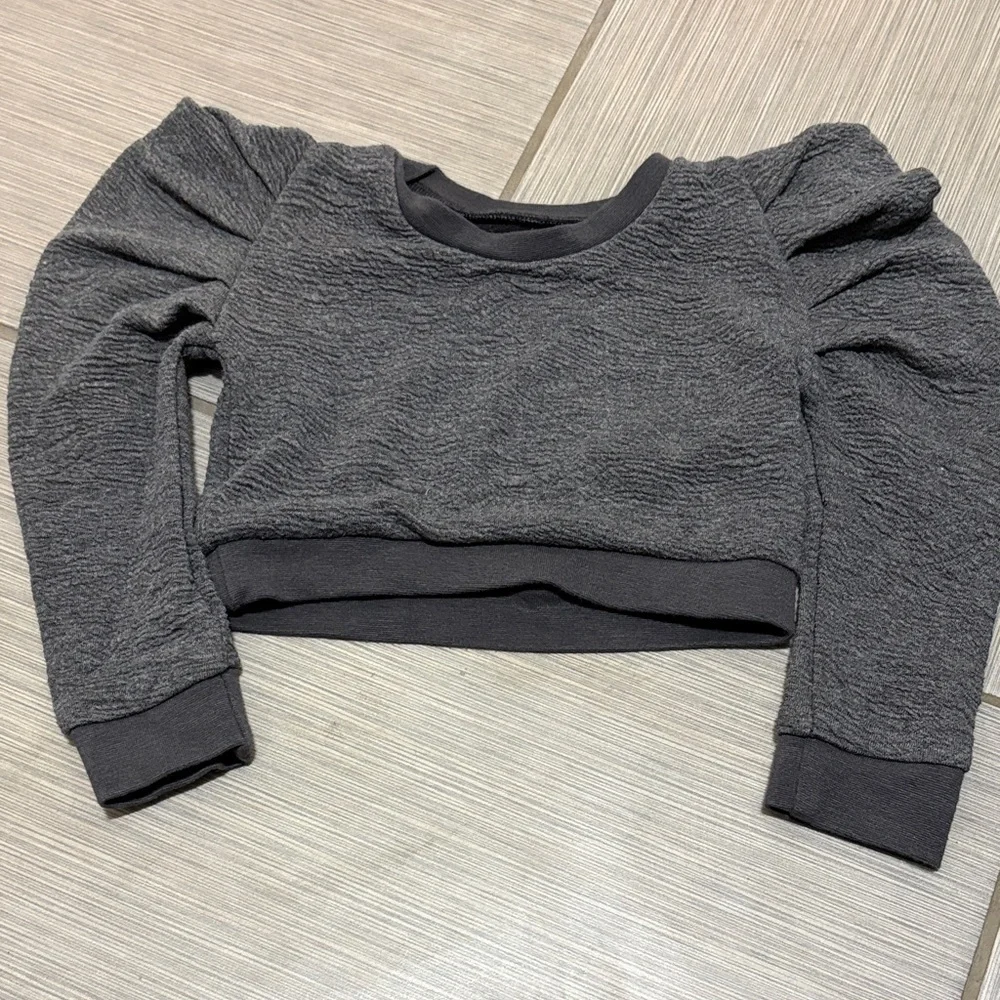 Gray Textured Kids' Outfit with Bow (crop top and ruffles on shoulders)